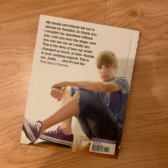 Justin Bieber book - Picture 2 of 2